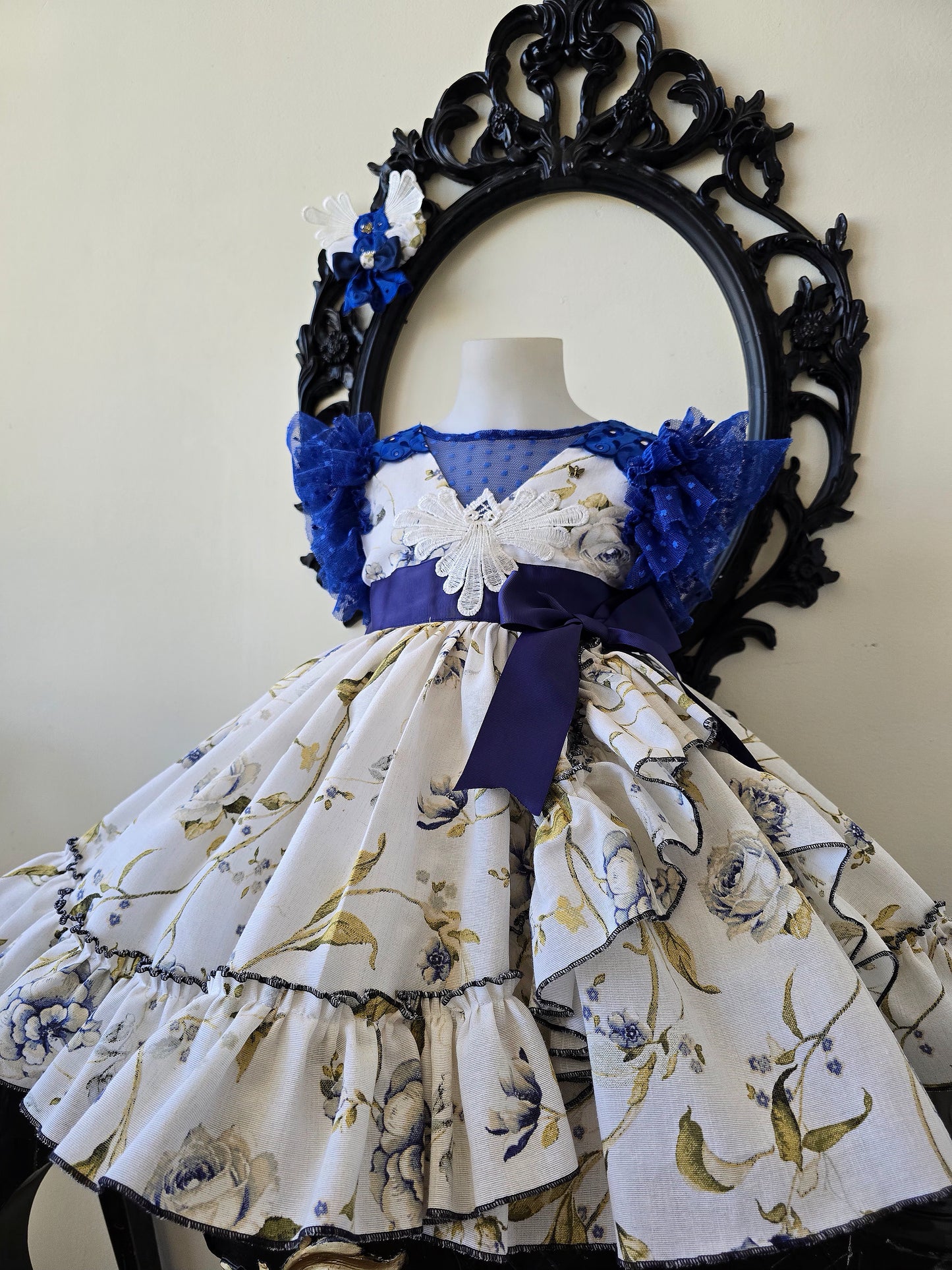 VESTIDO AZUL DE AZULEJO - Alta Costura Infantil