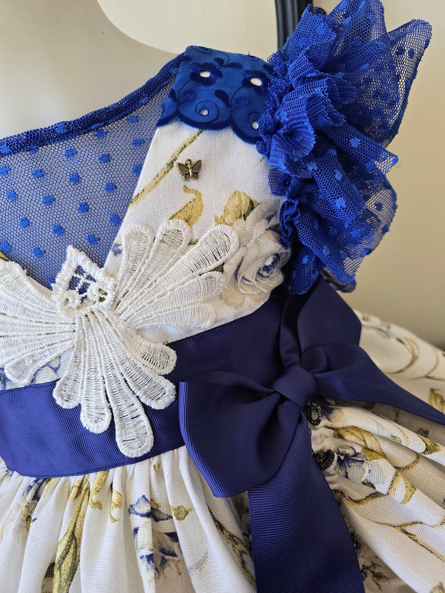 VESTIDO AZUL DE AZULEJO - Alta Costura Infantil