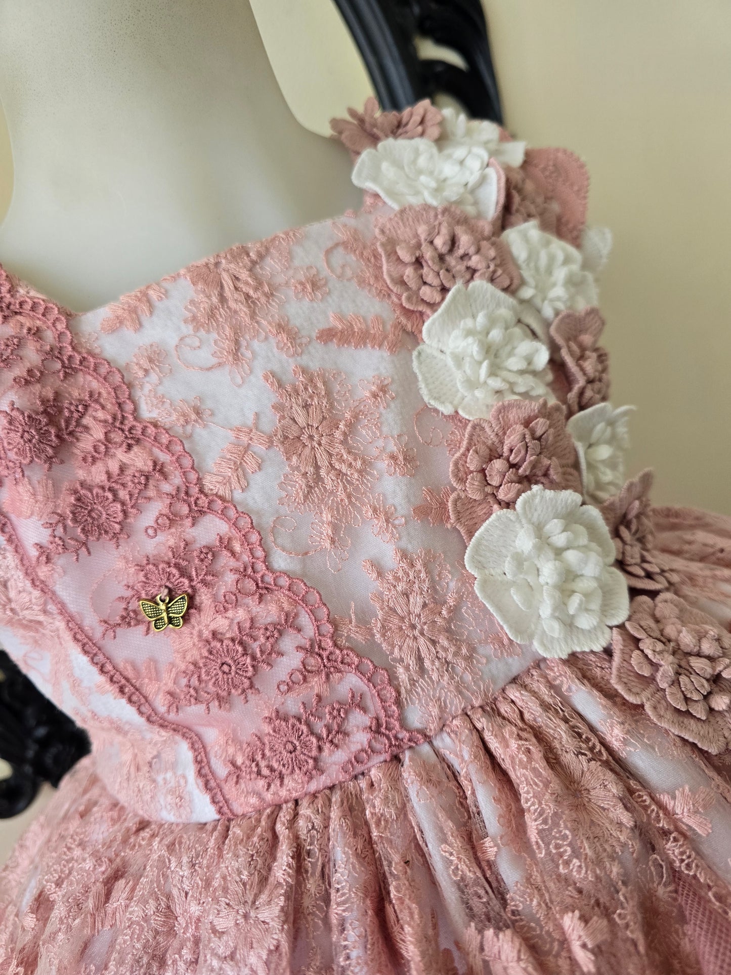 VESTIDO JARDIN DE NÁCAR – Alta Costura Infantil