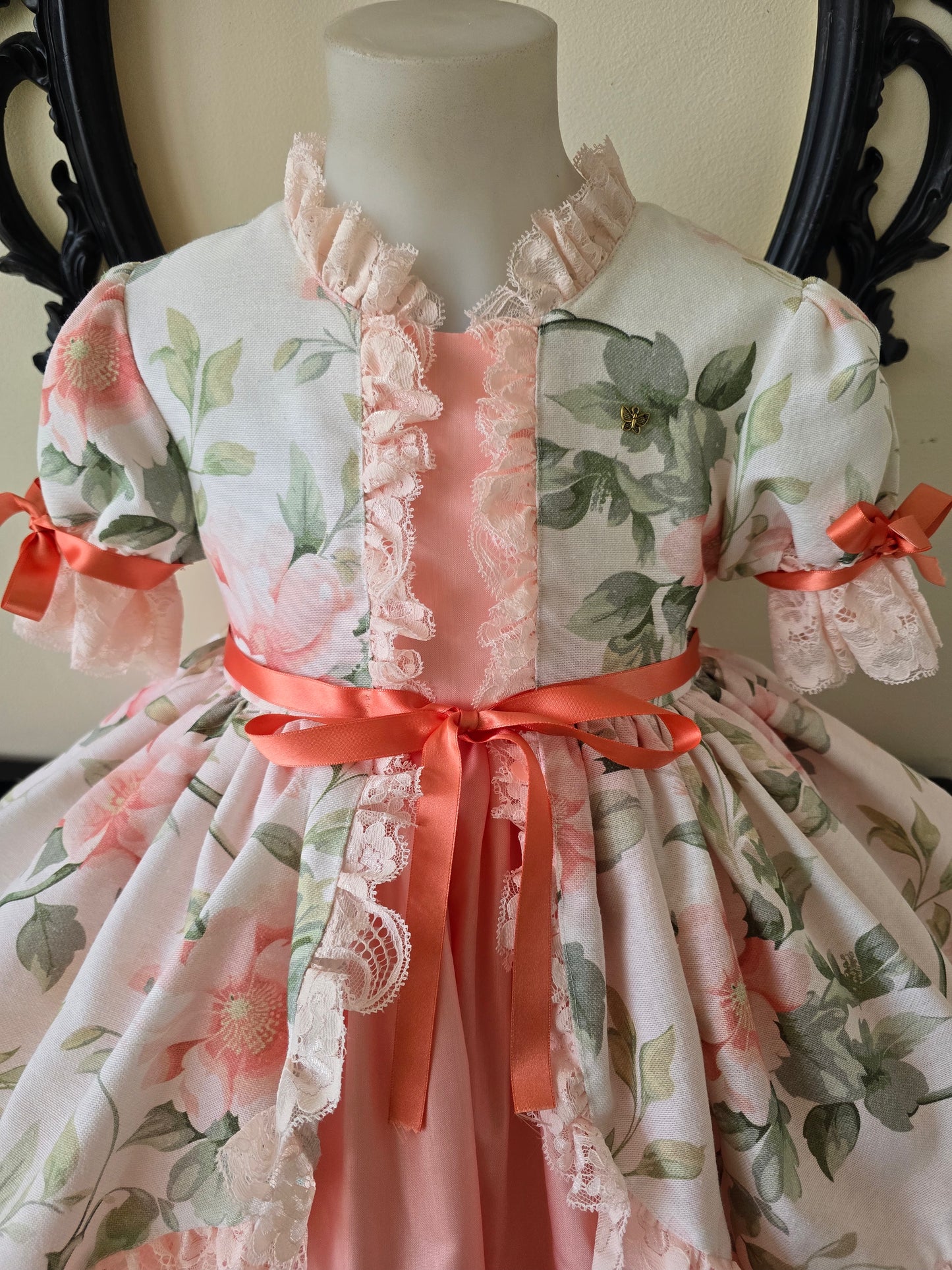 VESTIDO ROSA DE LEVANTE- Alta Costura Infantil
