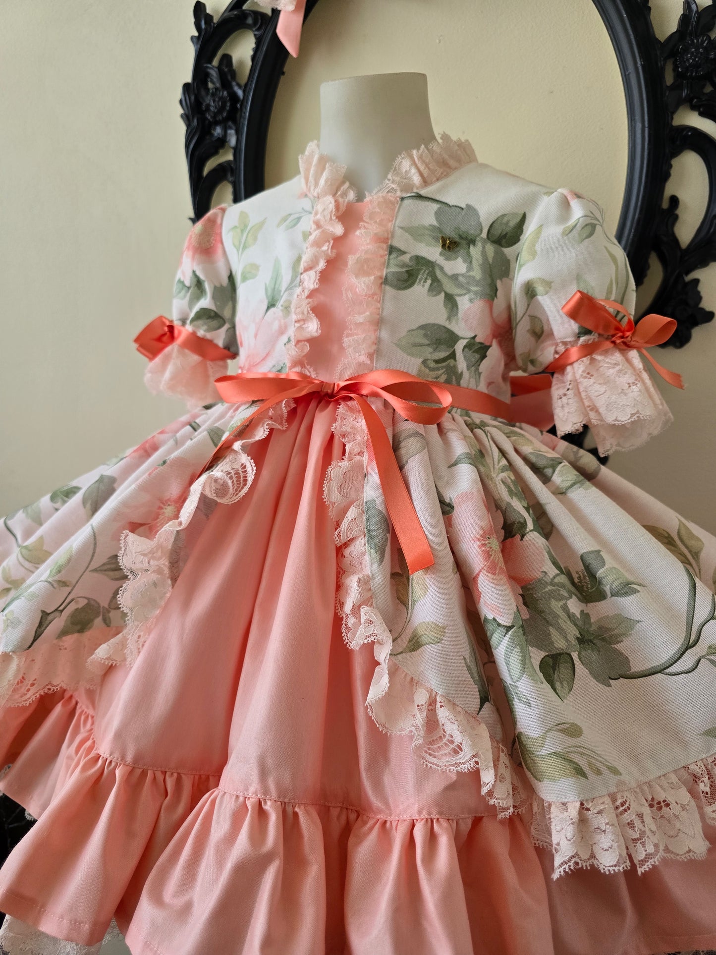 VESTIDO ROSA DE LEVANTE- Alta Costura Infantil
