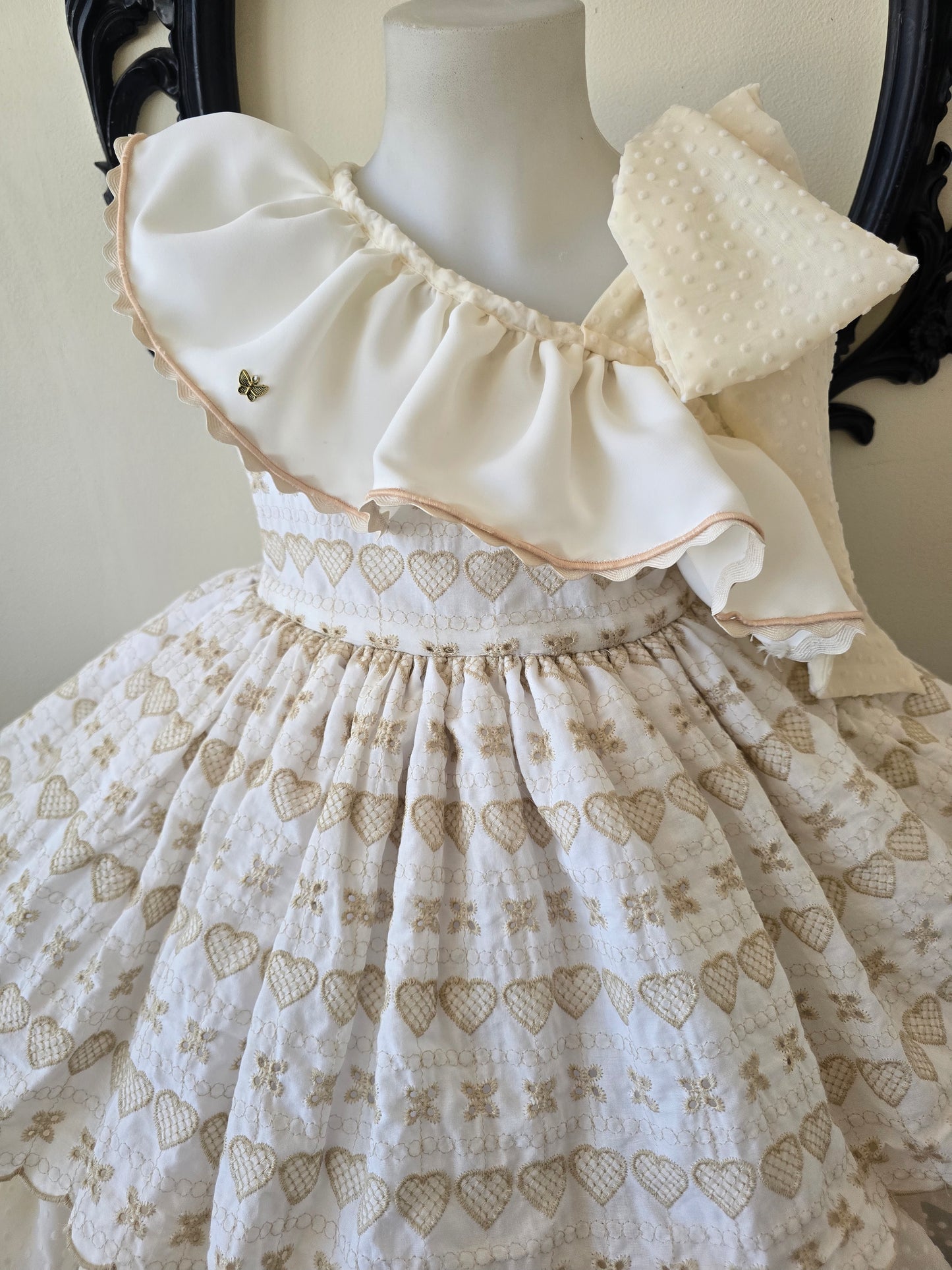 VESTIDO ARENA DE MARFIL - Alta Costura Infantil